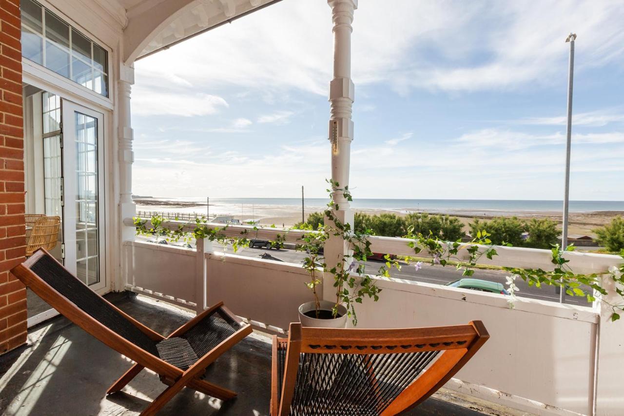 A View Of The Bay- Panoramic Sea Views- Sleeps 4 Lägenhet Westgate-on-Sea Exteriör bild