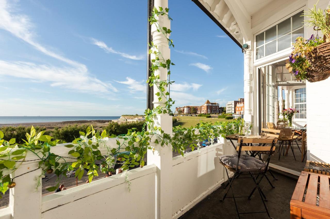 A View Of The Bay- Panoramic Sea Views- Sleeps 4 Lägenhet Westgate-on-Sea Exteriör bild