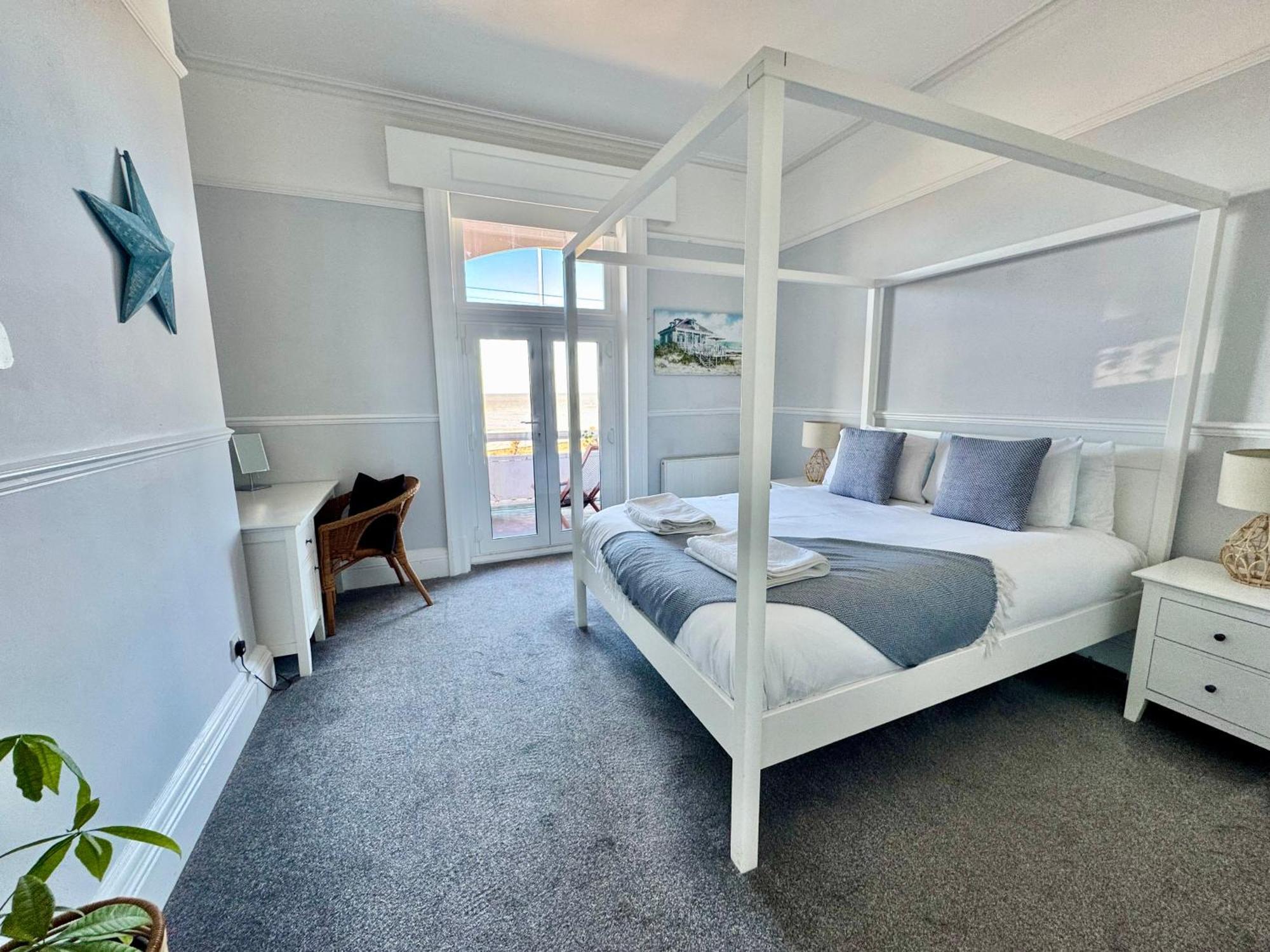 A View Of The Bay- Panoramic Sea Views- Sleeps 4 Lägenhet Westgate-on-Sea Exteriör bild